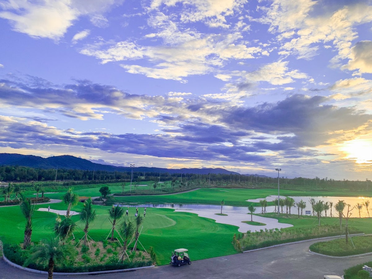 Sân golf Mường Thanh Xuân Thành là tổ hợp nghỉ dưỡng ven biển đẳng cấp đầu tiên tại Hà Tĩnh 